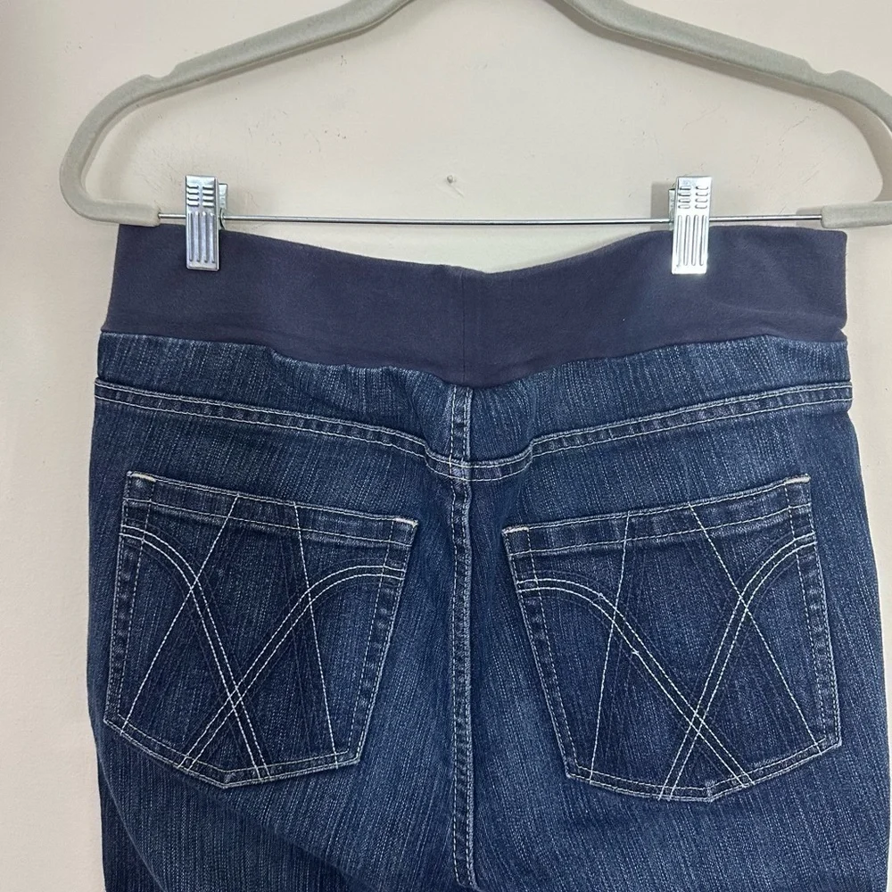 American Star Maternity sz med jean Capri with rolled up bottoms